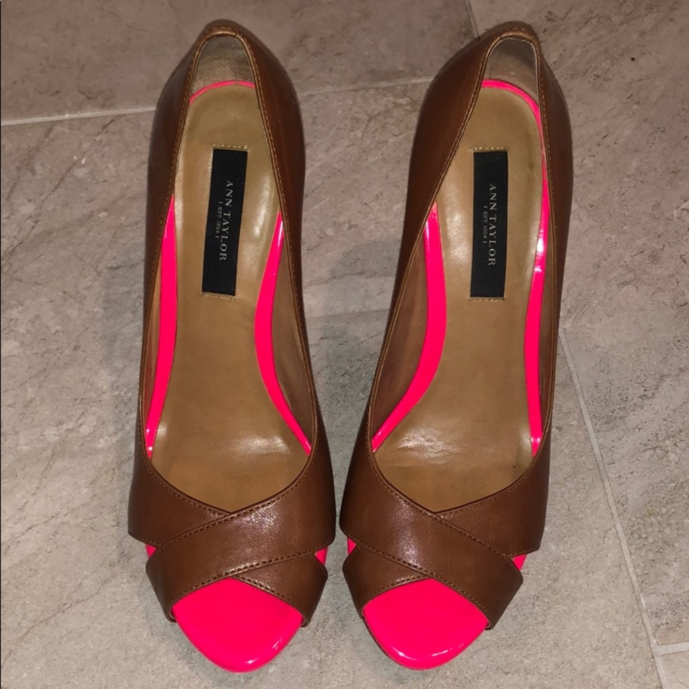 Ann Taylor Pump Saddle Brown with Patent Pink Heel